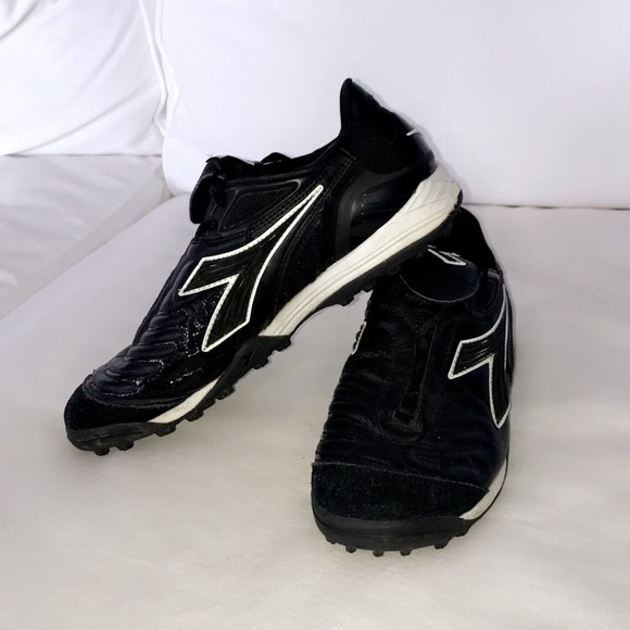 diadora indoor shoes